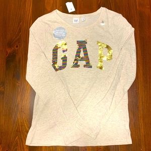 Girls brand new sequence Gap shirt.